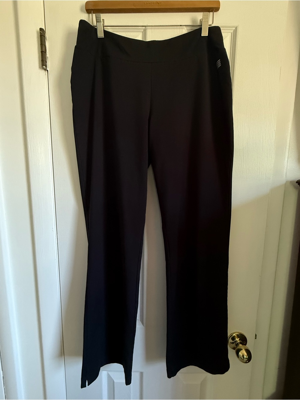 L - Lands End Mid-Rise Straight-Leg Women's Pants in Black - Picture 3 of 10